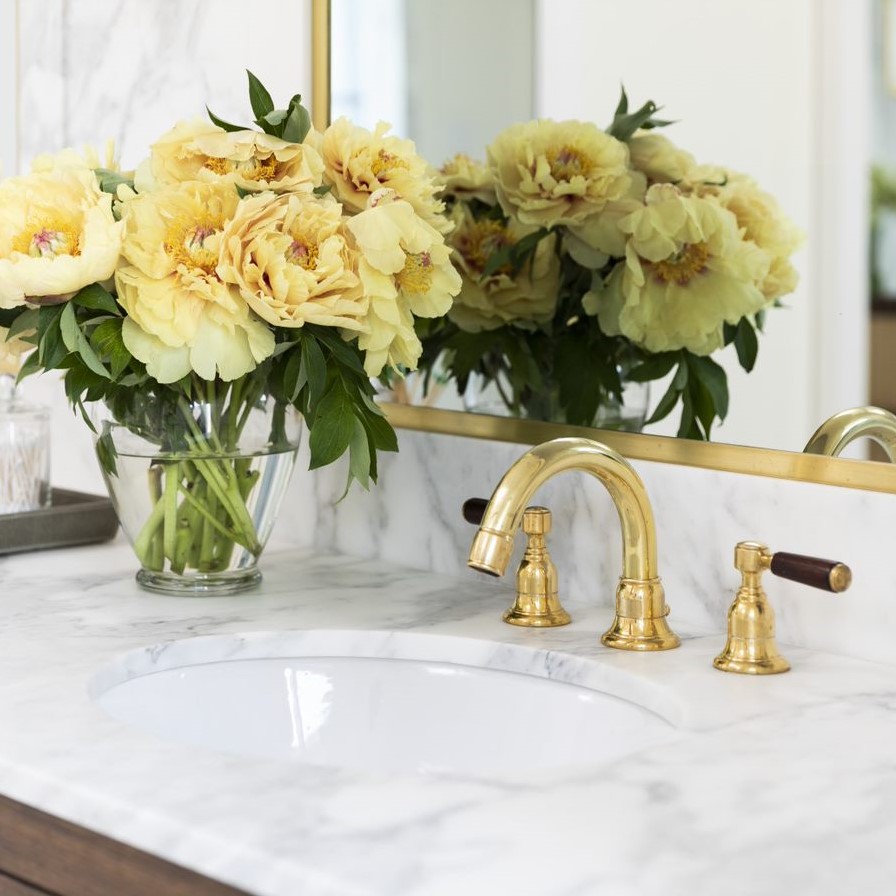 Samuel Heath unlacquered brass tap. Traditional Fairfield collection with wood levers.