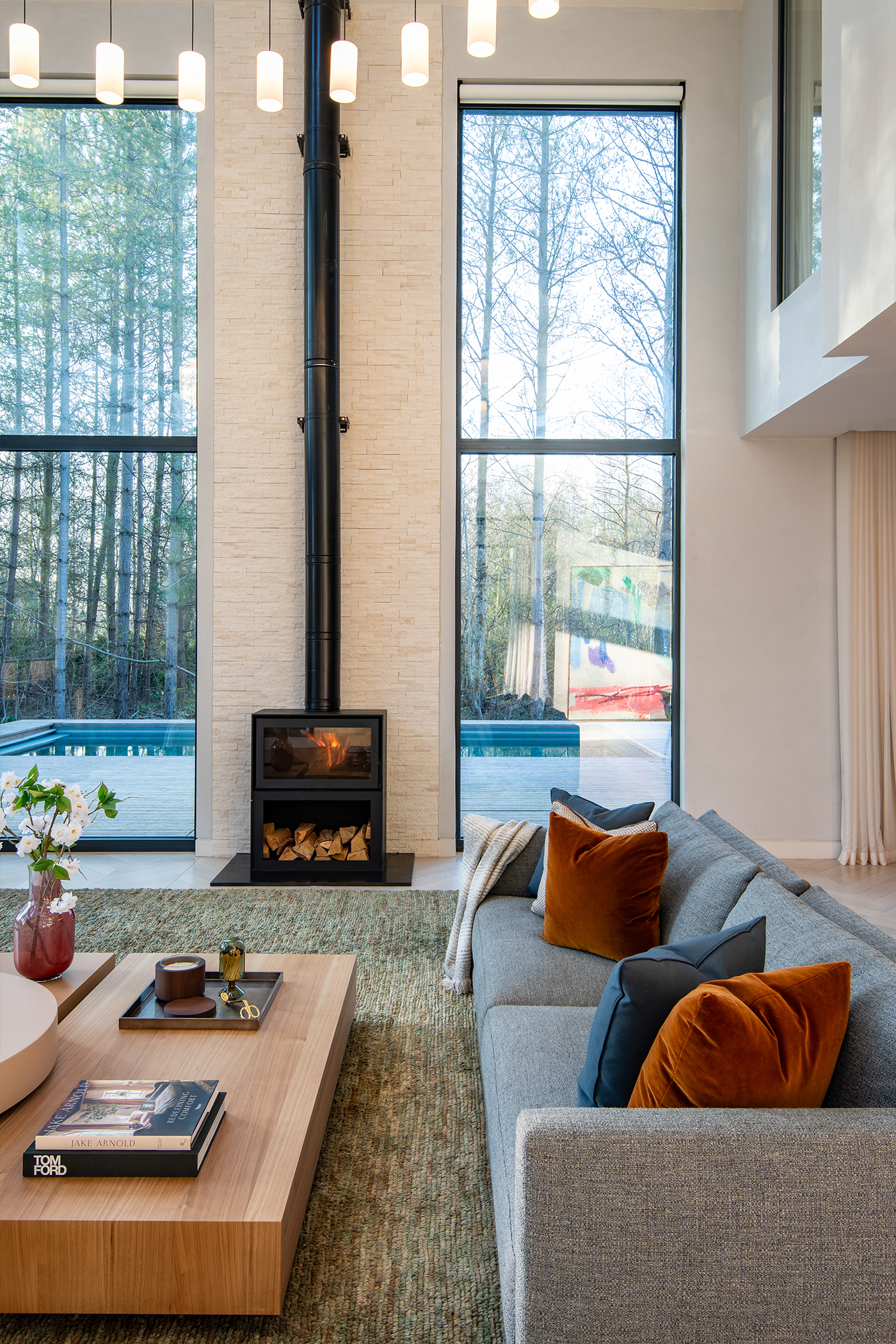 Living area with bespoke interiors by Atelier 15.4