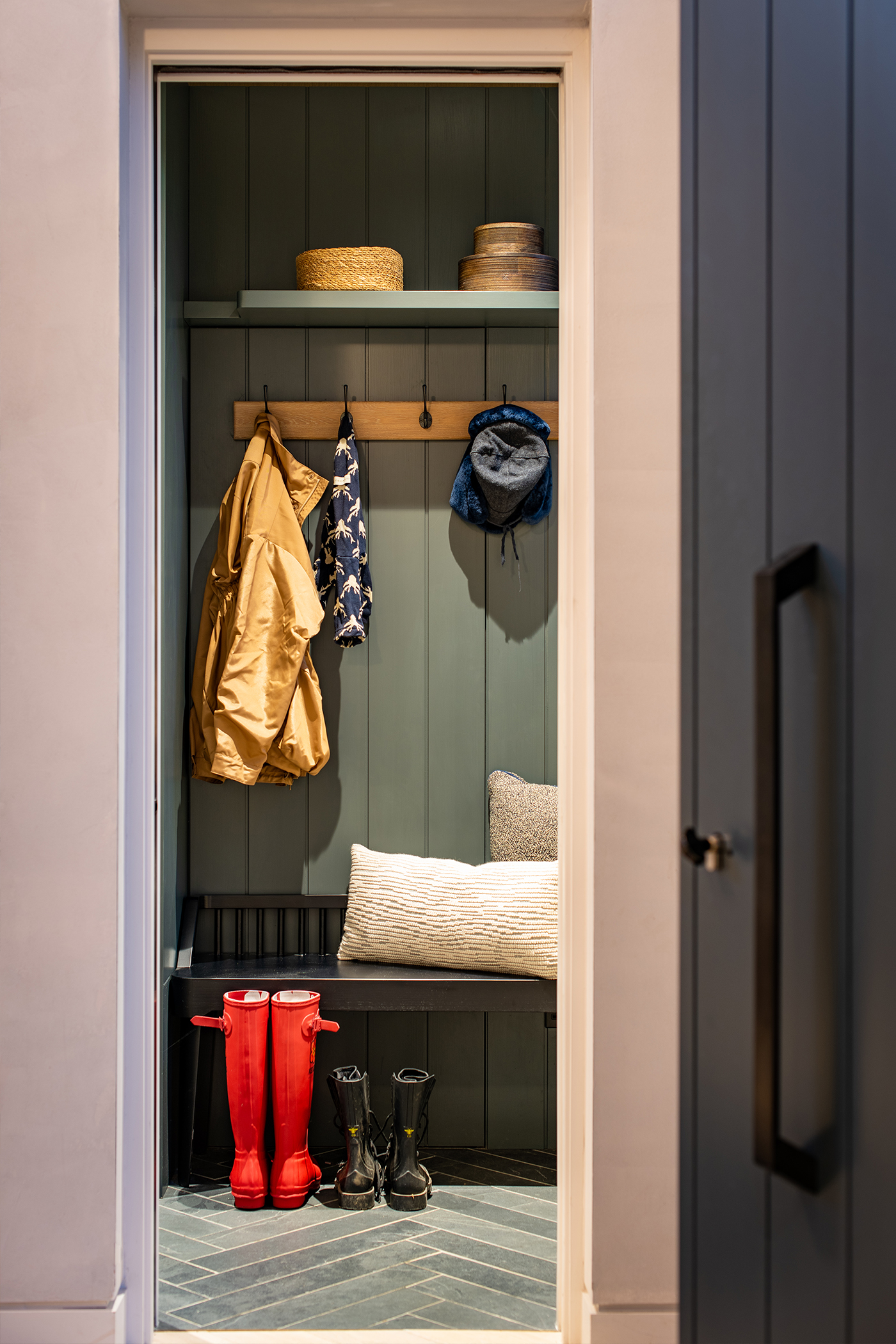 Bespoke boot room design by Atelier 15.4