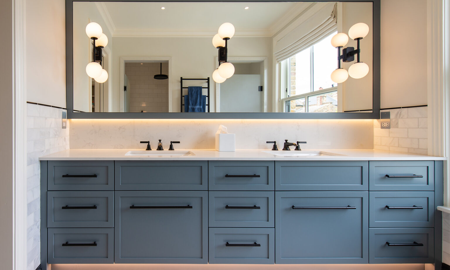 Style Moderne basin taps